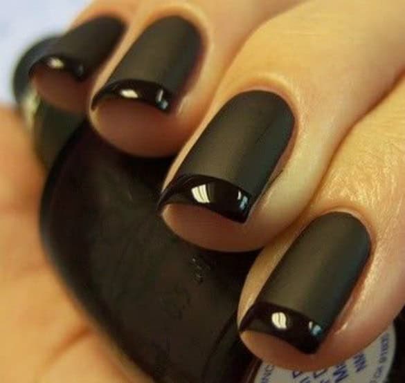 Dark nail art