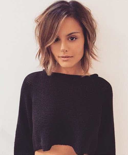 Loosely Curled Brown Bob with Highlights for Women with Thick Hair