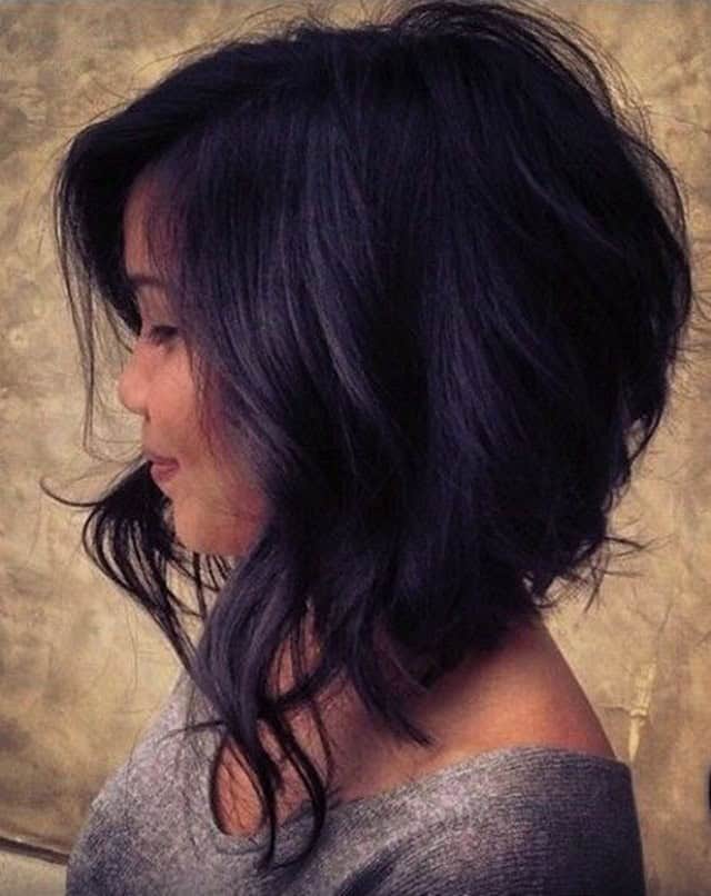 Wavy asymmetrical bob with side part (for thick hair)