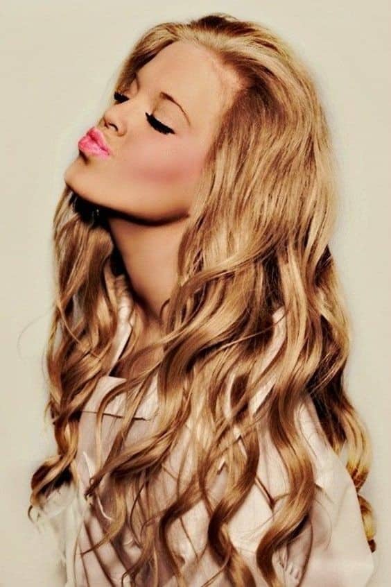 2016 Chic Long Wavy Hairstyle