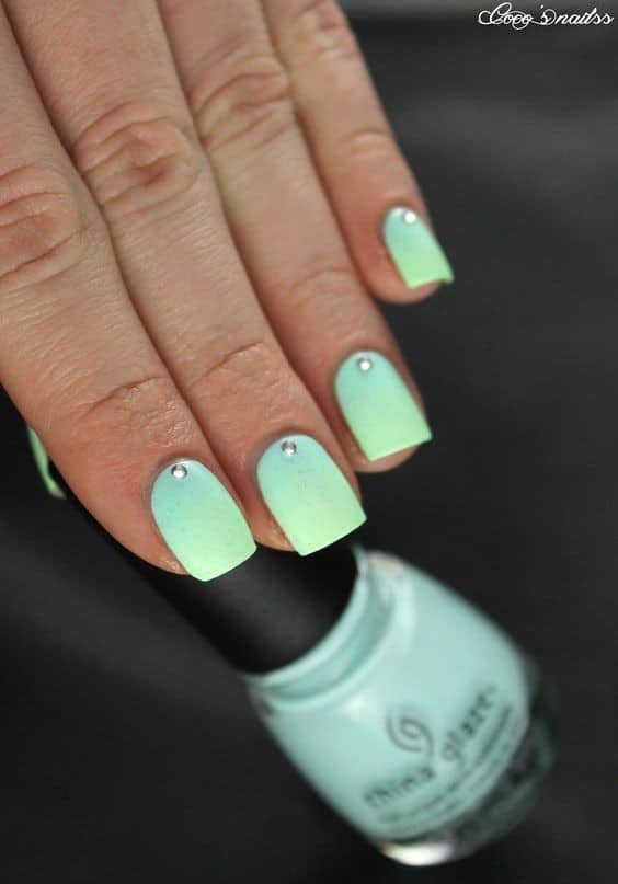 simple Yet Stylish Mint Nail Design