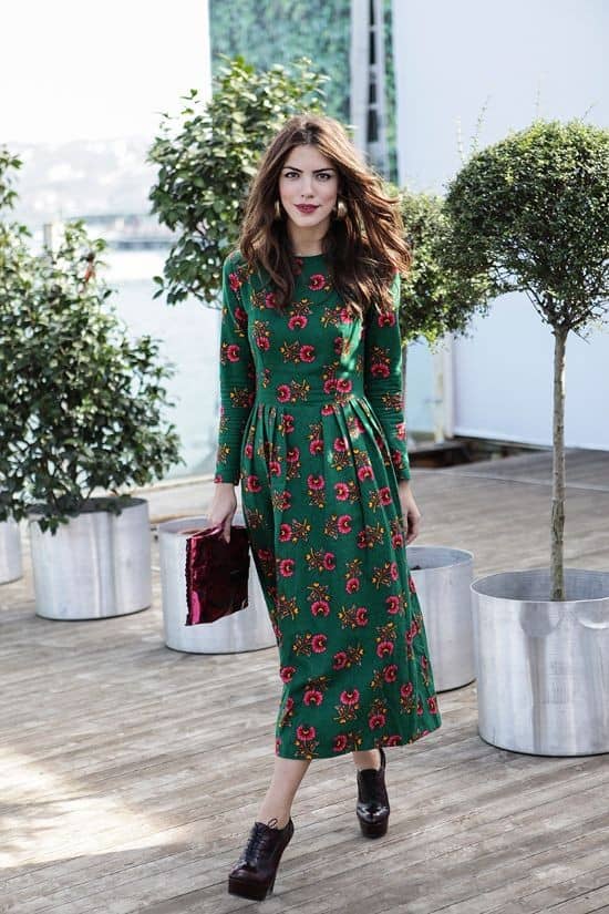 Floral Dress Outfit for A Retro-Chic Look