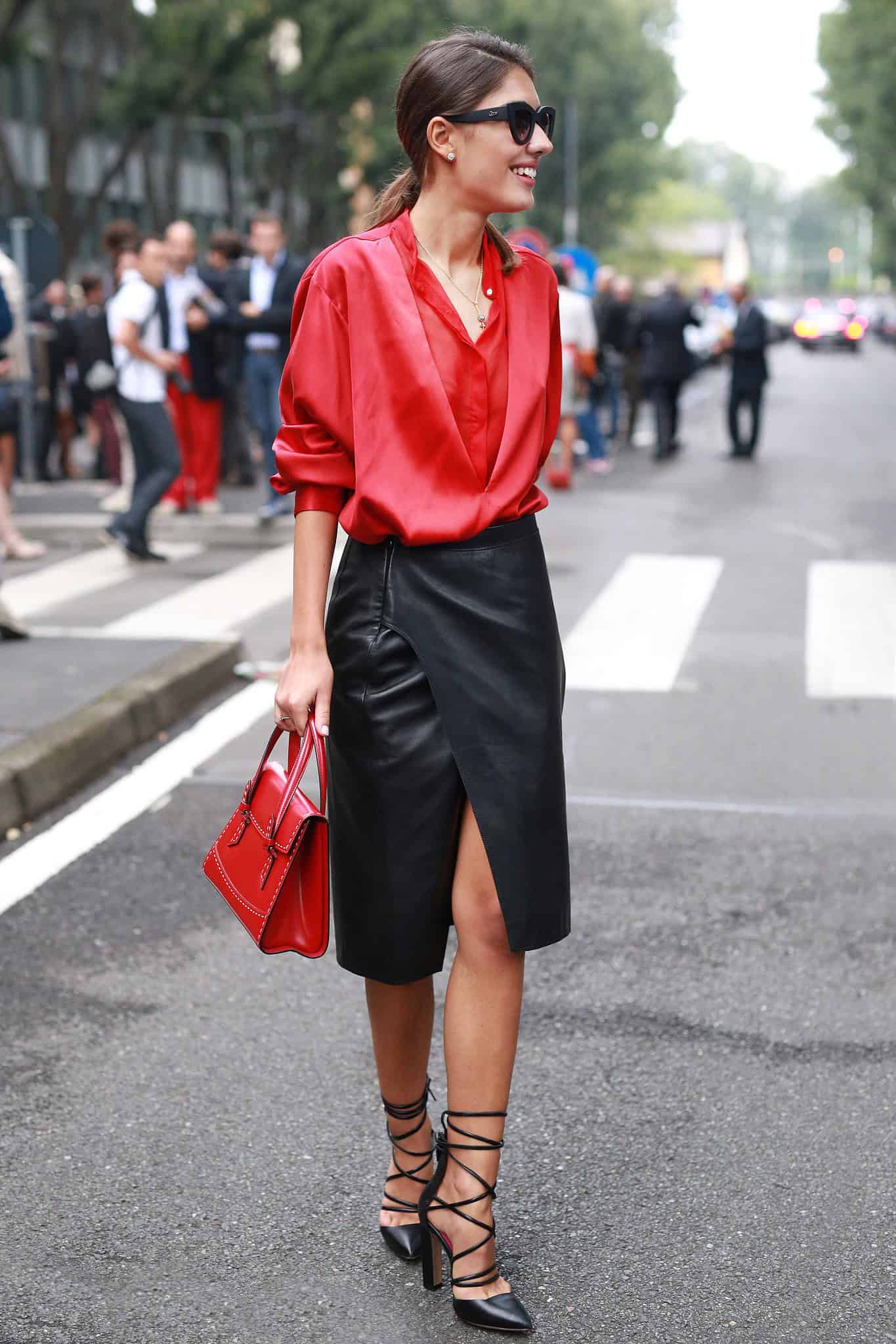 Skirt with an asymmetrical slit