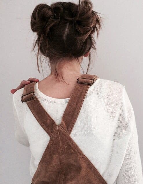 Loosel Pinned Space Buns