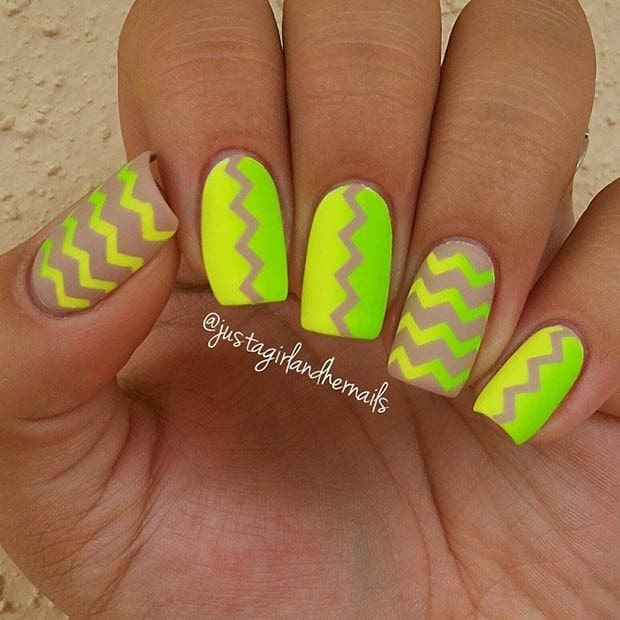 Fashionable Green and Yellow Nail Art