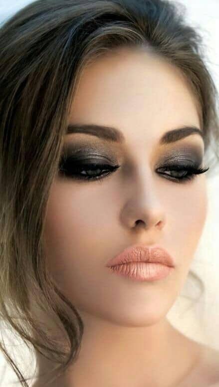 Glamorous smoky eye