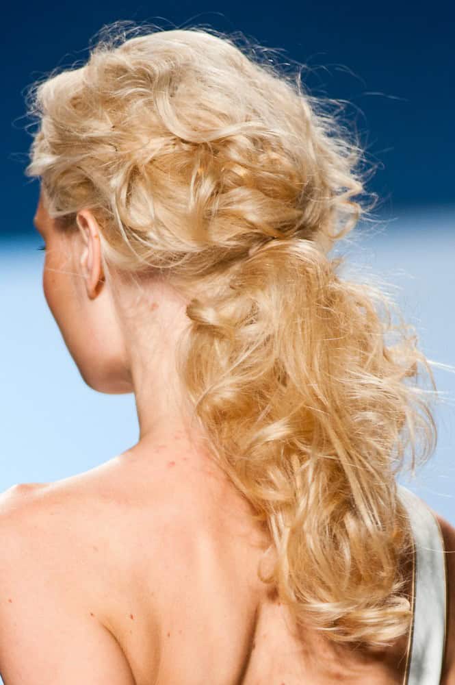 Texturized ponytail