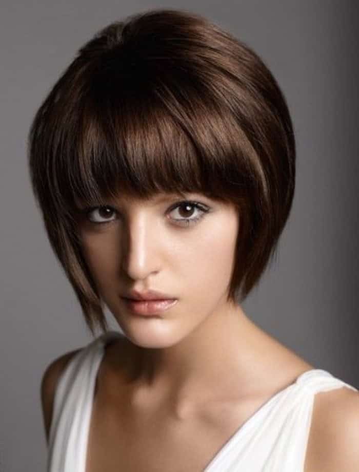 60s inspired short bob with blunt bangs