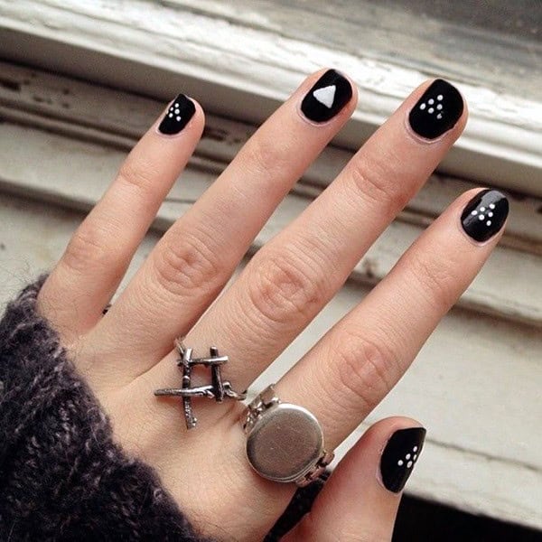 Fashionable Black and White Nail Art