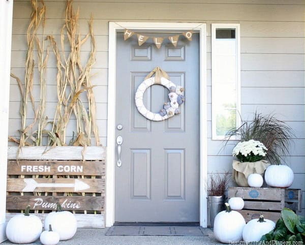 Concise and Chic Porch Decoration