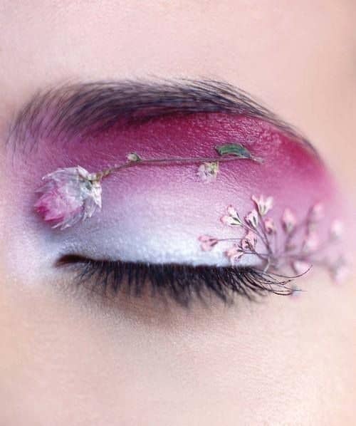 Detailed art eyeshadow