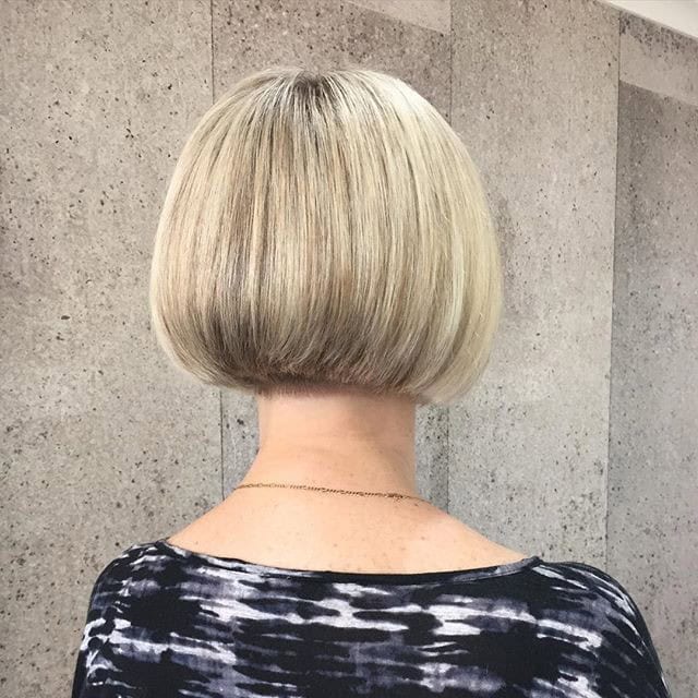 Traditional ombre blunt bob with middle part