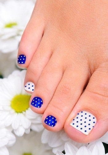 Fascinating Dotted Pedicure Idea