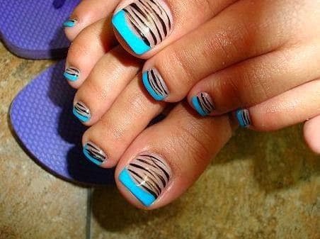 Animal print French pedicure