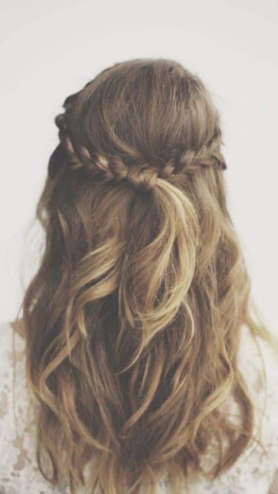 Chic Half-up Half-down Hairstyle