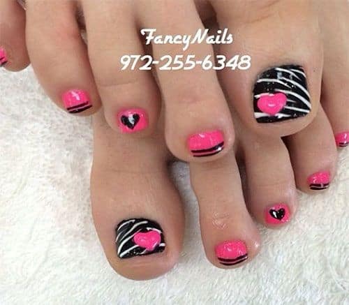 Faddish Toenail Design