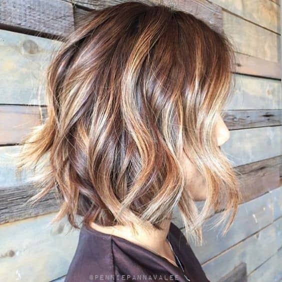 Brown and Blonde Wavy Bob – Soft Balayage Wavy Bob Hairstyle