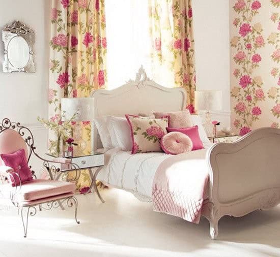 Feminine Bedroom Decoration Idea