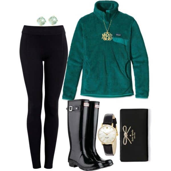 Emerald green fleece pullover and black yoga pants