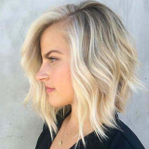 Loosely Curled Brown Bob with Highlights for Women with Thick Hair