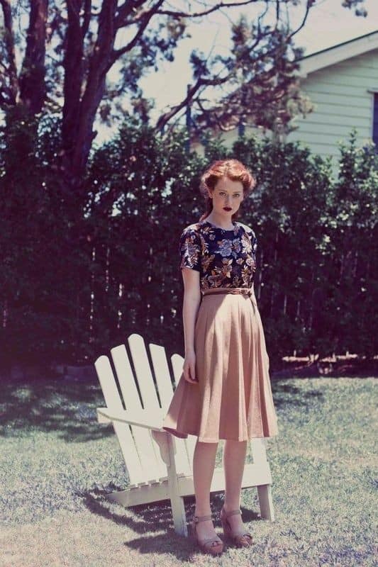 Vintage Outfit Idea with Pleated Midi Skirt