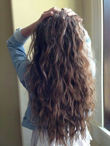 Long Brown Waves – sexy tousled curly hair style for girls