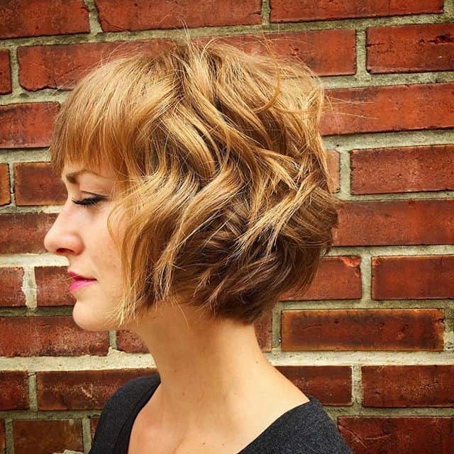 Wavy bob with blunt bangs