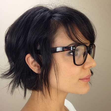 “Uneven layers” short bob