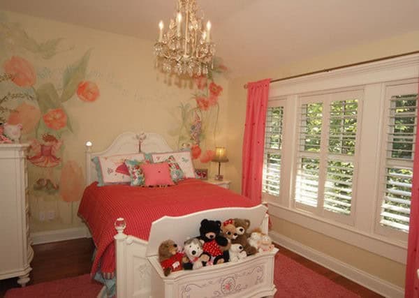 Red and White Bedroom Decoration Idea