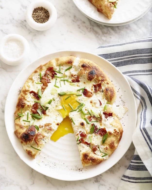 Breakfast Egg Pizza