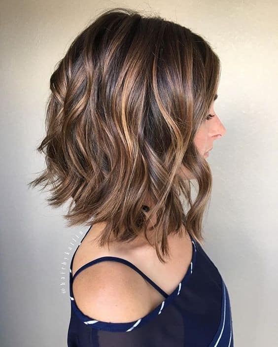 Loosely Curled Brown Bob with Highlights for Women with Thick Hair