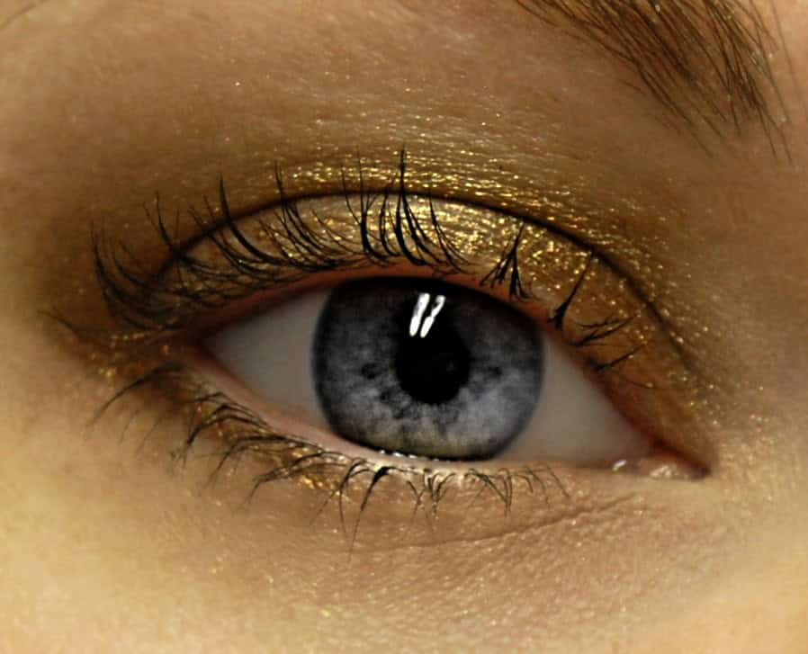 Gold eye shadow