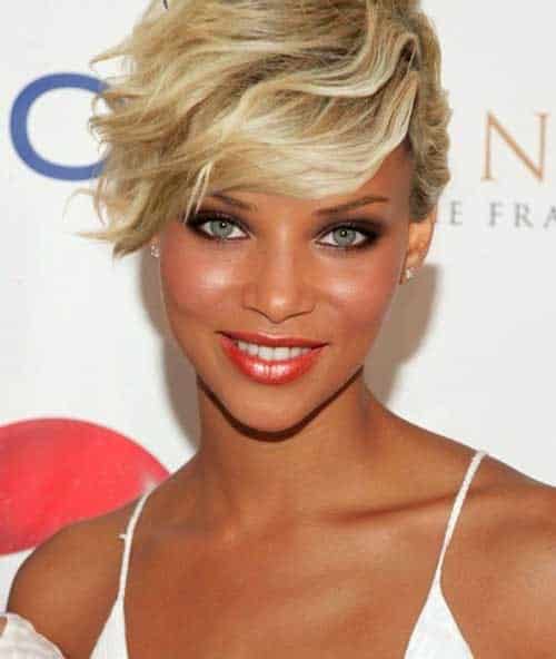 Short cut with full and wispy bangs