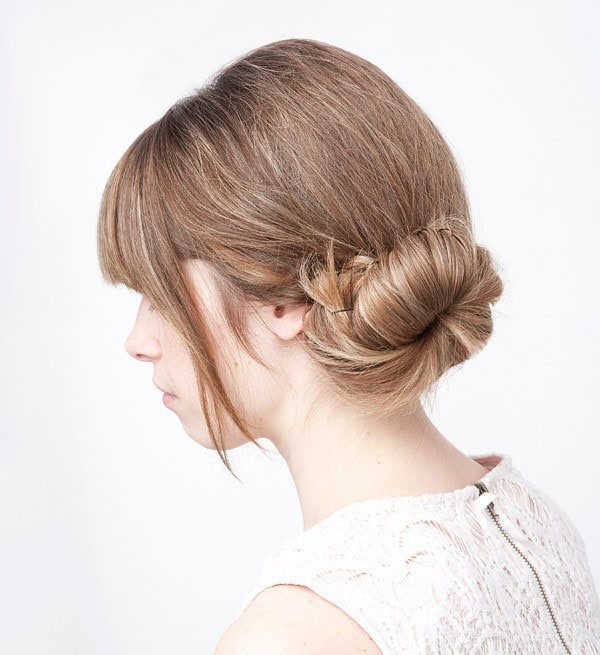 5 minutes updo tutorial: The Asymmetrical Chignon