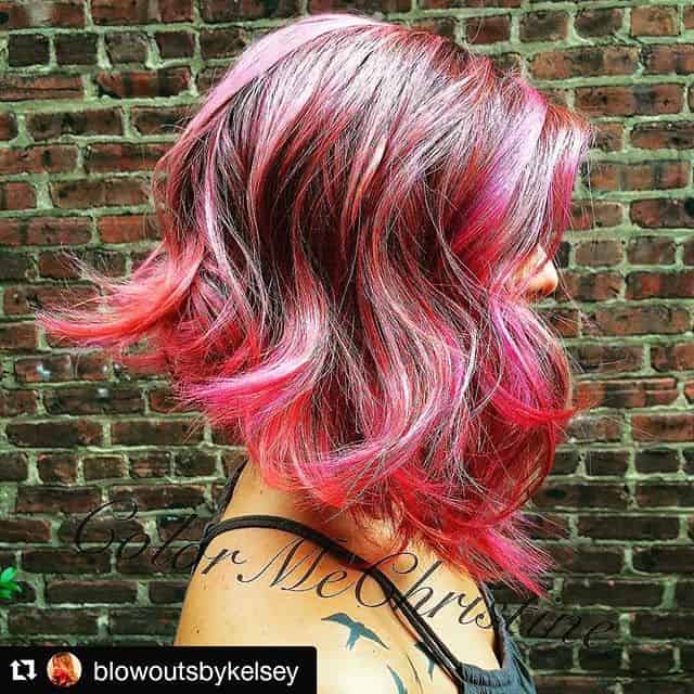 Pink and wavy asymmetrical mob