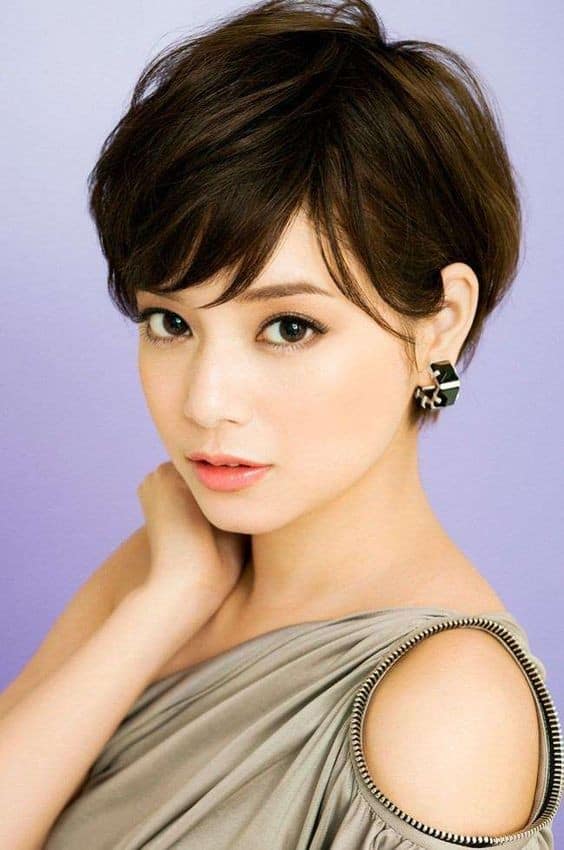 Bouncy Brown Cute Short Pixie Cut with Side Parting