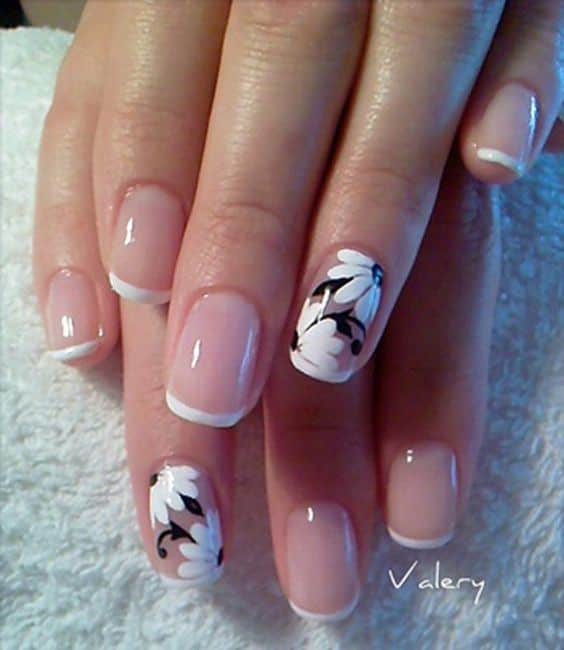 Graceful Floral Nail Design