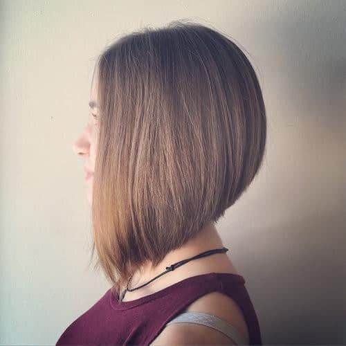 Dark Blonde Sloped Bob – Side View of Graduated Bob Hairstyle