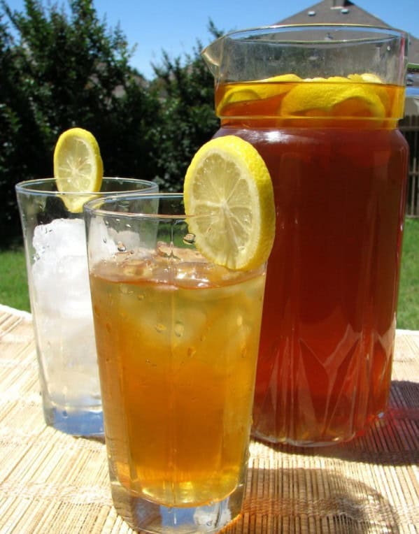 Old-fashioned iced (with lemon)