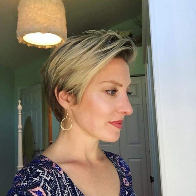 Chunks of blonde color pixie