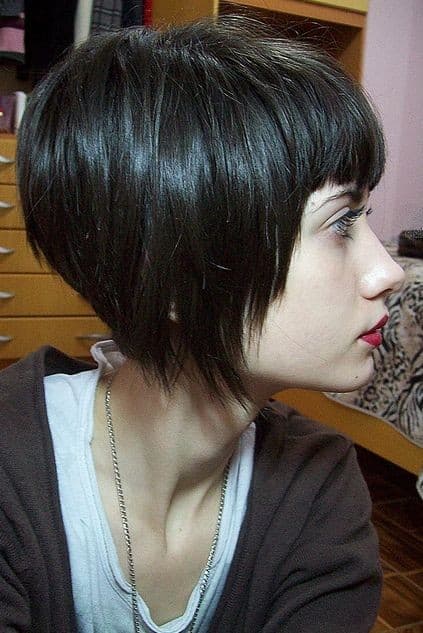 Short inverted bob