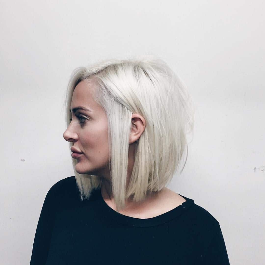 Traditional ombre blunt bob with middle part