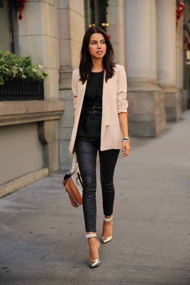 Sophisticated Beige Blazer with Black Skinny Jeans