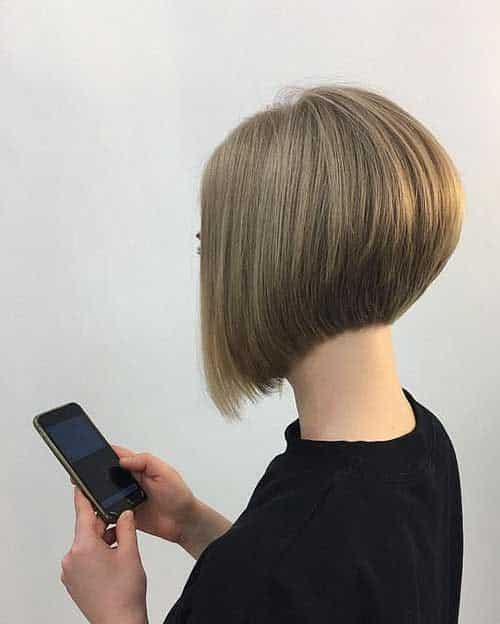 Straight graduated bob for thin hair