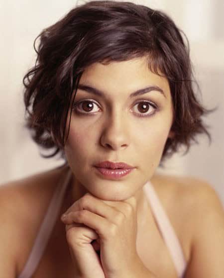 Short-n-wavy bob with short bangs