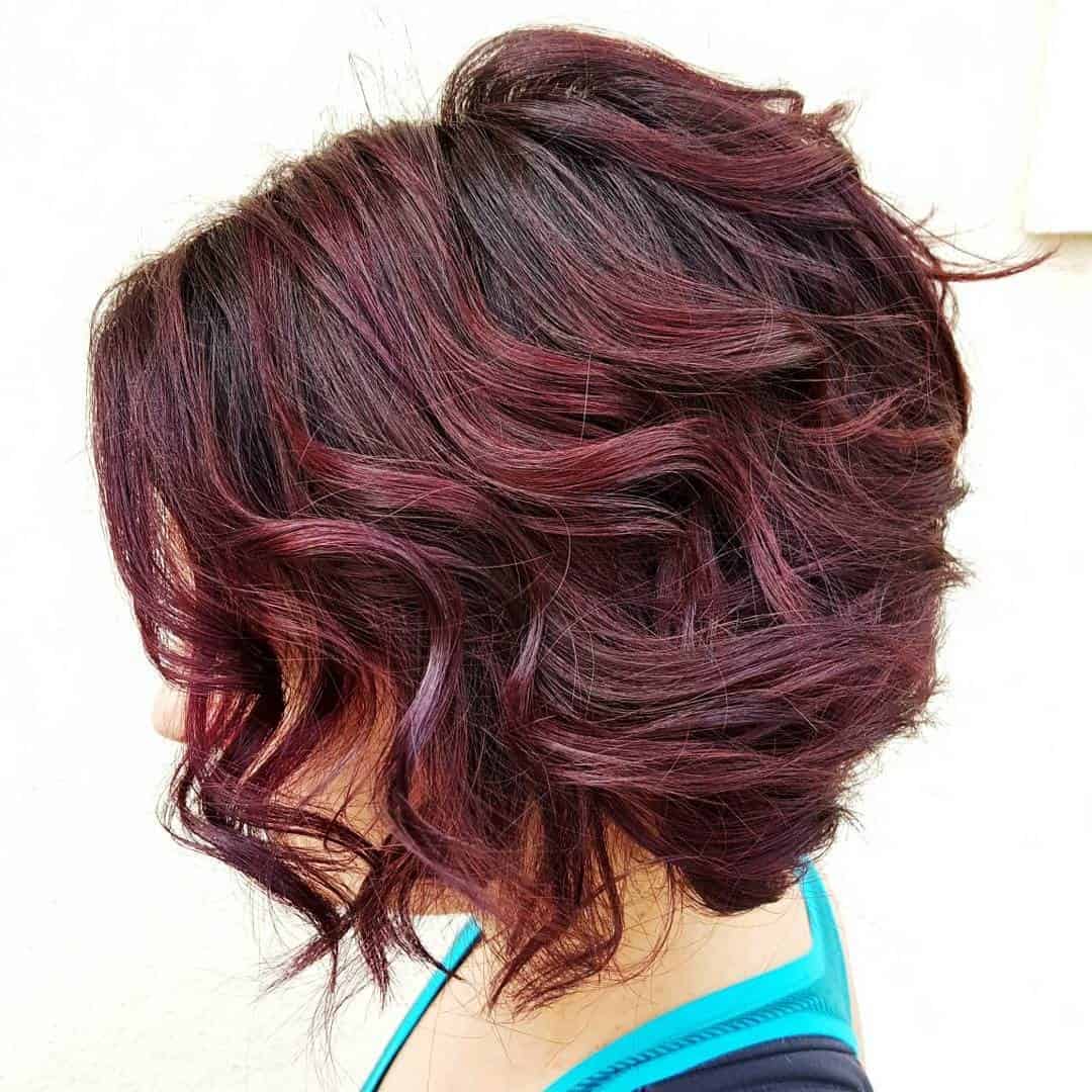 Messy Cranberry Waves Haircut Idea