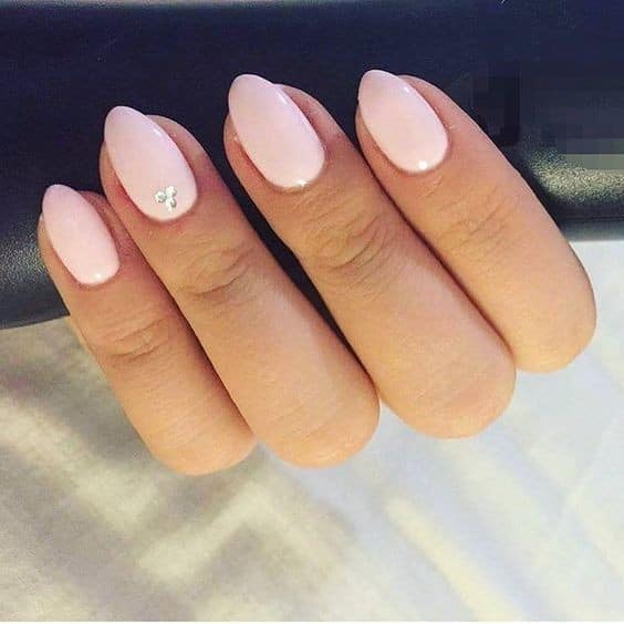 Diamantee Accent Nails