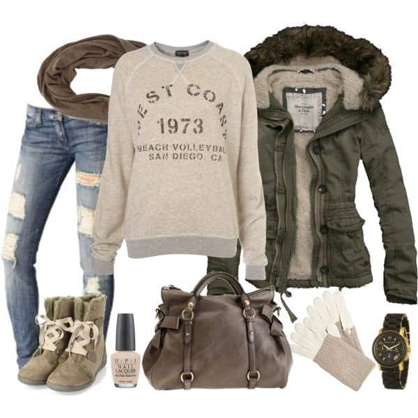 Sweatshirt, ripped jeans and fur booties