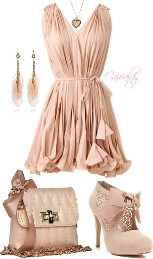 Pleated sleeveless flowing dress with matching accessories