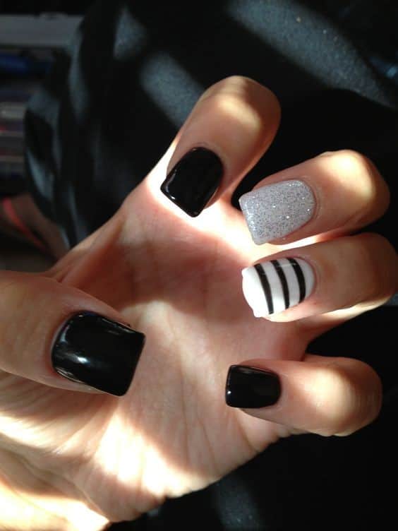 Pretty Black and White Nail Design